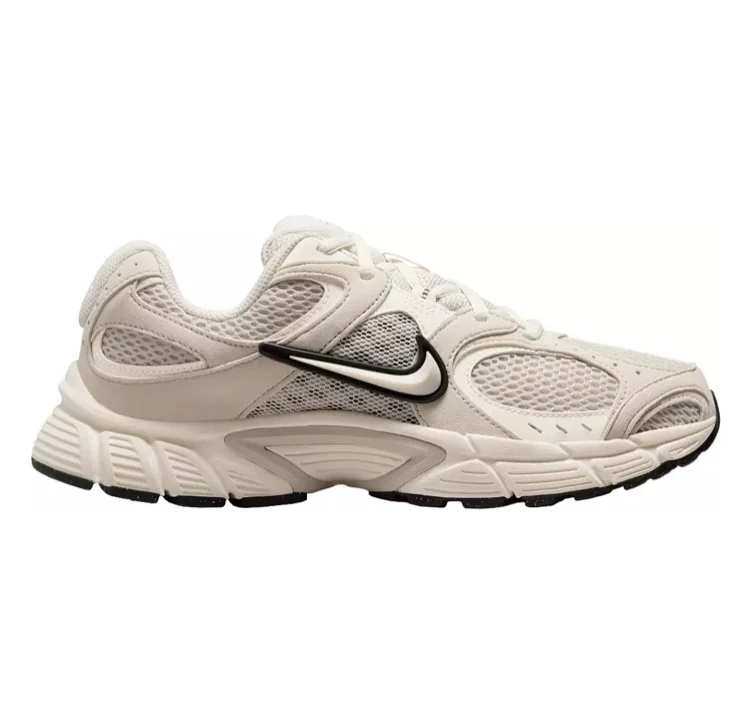 Nike Women's V5 RNR Shoes