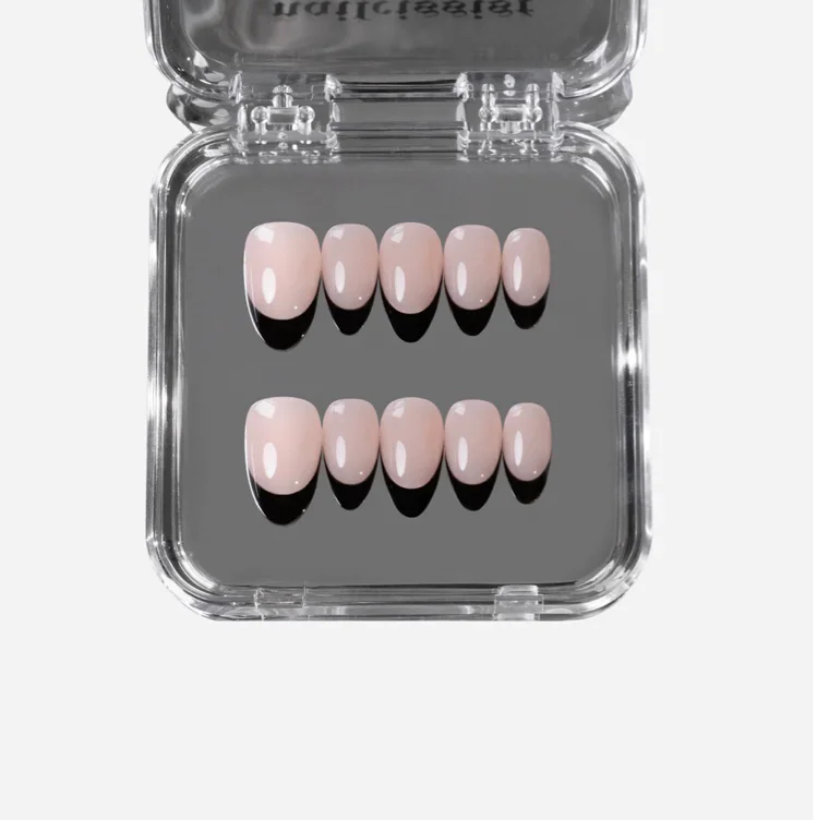 nailcissist NOIR Press-On Nails