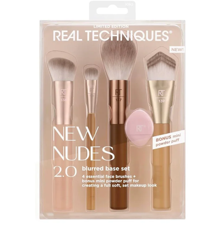 Real Techniques New Nudes Blurred Base Kit, 5 Piece Makeup Brush Set with Powder Puff for Foundation, Concealer, Blush, Contouring and Blending Powder Blend, Soft Bristles, Cruelty Free : Amazon.de: Beauty