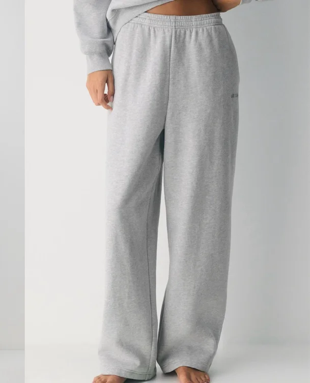 Cozy Sweatfleece Boyfriend Barrel Sweatpant | Aritzia US