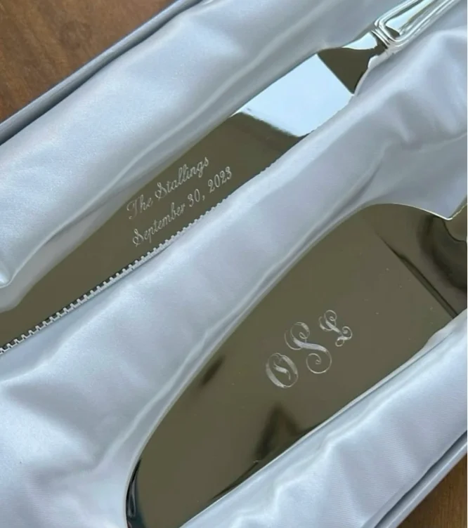 Personalized Silver Fiddle Shape Handle Cake Server and Knife Set Engraved Gift Wedding Day Reception Accessory Bride Groom Cutting Ceremony