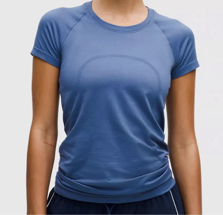 Swiftly Tech Short-Sleeve Shirt 2.0 *Hip Length - Brilliant Blue/Brilliant Blue - 4
