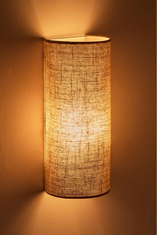 Luminária de parede em linho Kiraz