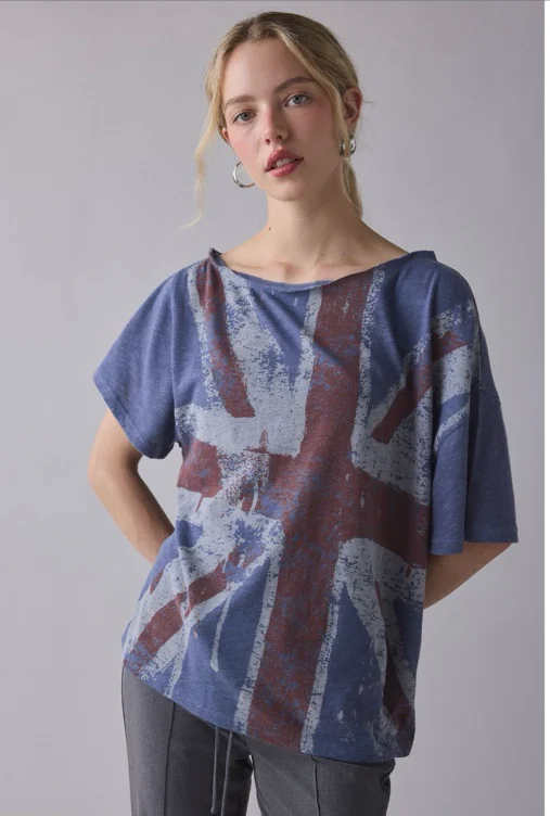 BDG Courtney Graphic Off-The-Shoulder Oversized Tee