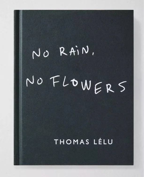 No Lluvia, No Flores Las Icónicas Notas Virales de Biro Por Thomas Lélu