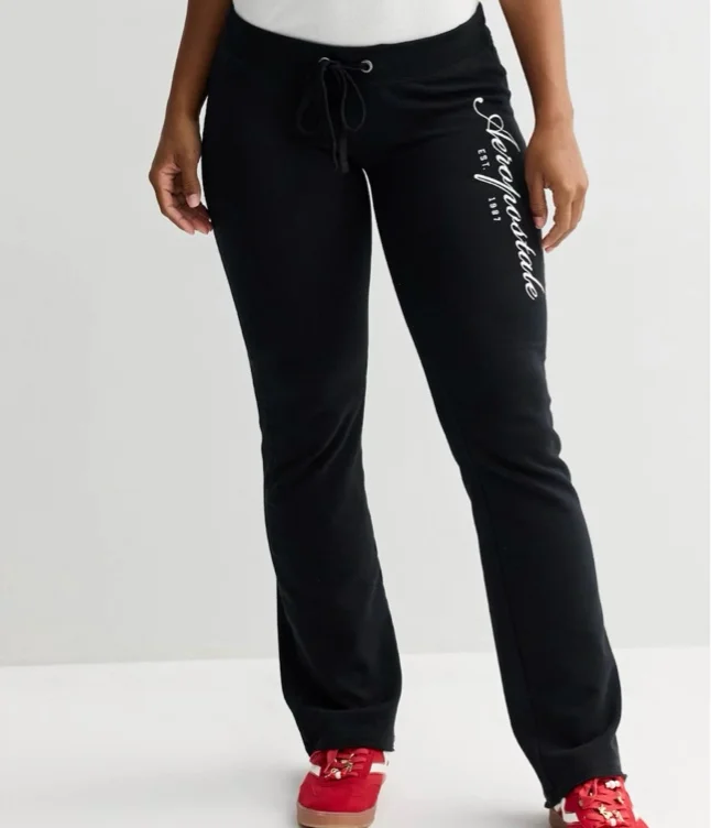 WomenBottomsJoggers + SweatpantsAeropostale 87 Fit & Flare SweatpantsAeropostale 87 Fit & Flare Sweatpants
