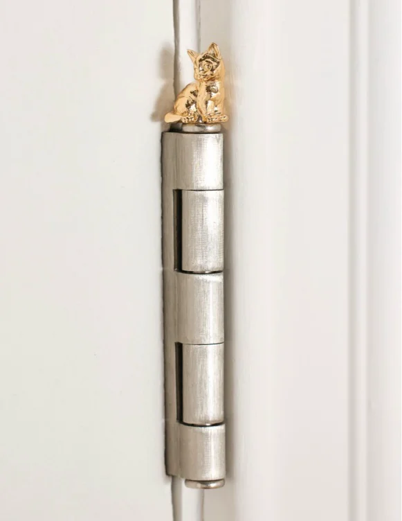 Charmed Door Head Hinge Magnet