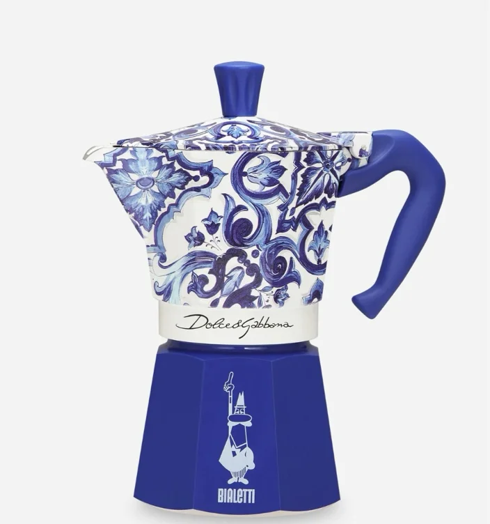 Amazon.com: Bialetti Dolce & Gabbana Mocha Express Blue Mediterraneo for 6 Cups, Direct Fire (Coffee Maker, Espresso Makinetta): Home & Kitchen