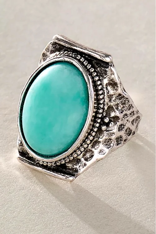 Ariana Ost Oversized Stone Ring