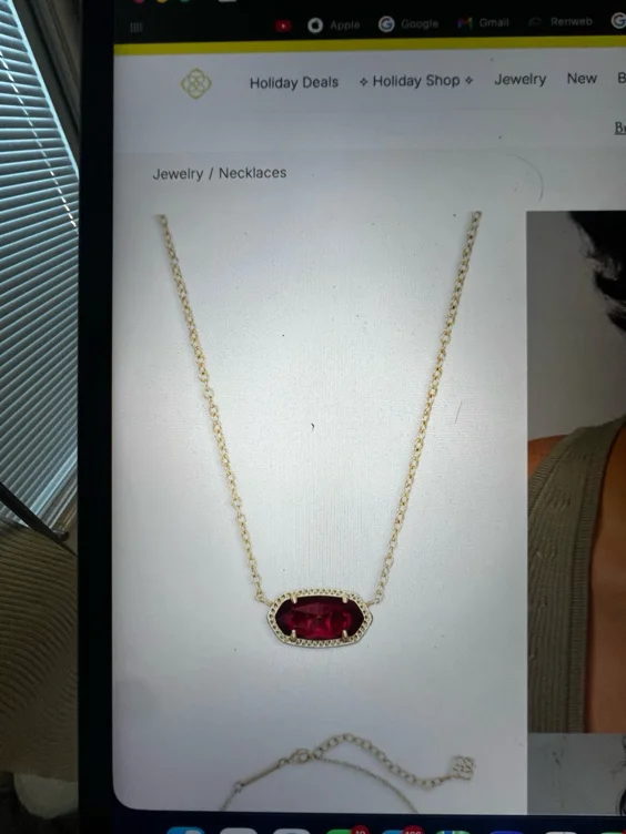 Elisa Pendant Necklace in Gold