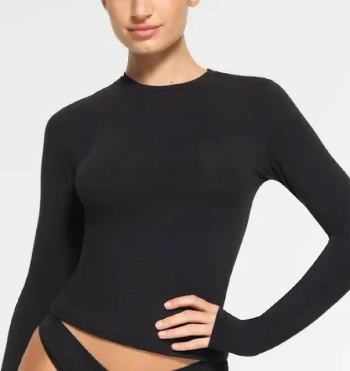 skims long sleeve t shirt